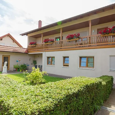 Ferienwohnanlage Schwabe Mit Schwimmbad Rerik