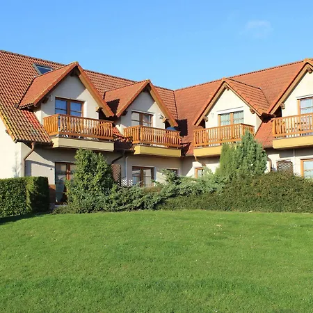 Ferienwohnanlage Schwabe Mit Schwimmbad